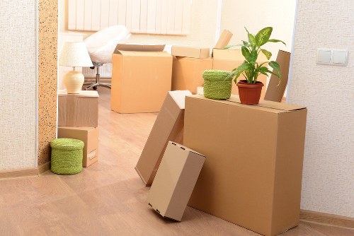 Unpacking services organized in Chiswick new home